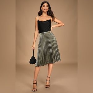 Lulu’s Star Shine Gold Pleated Midi Skirt